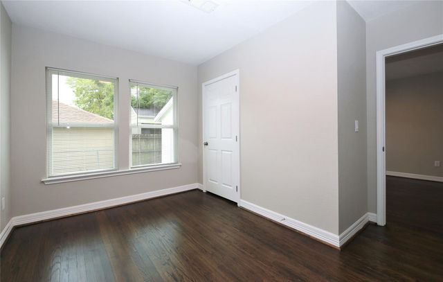 5402 Texas, Houston, TX 77011