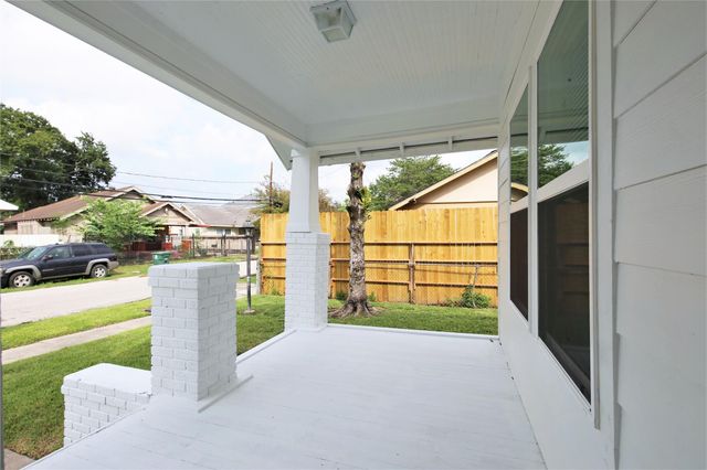 5402 Texas, Houston, TX 77011