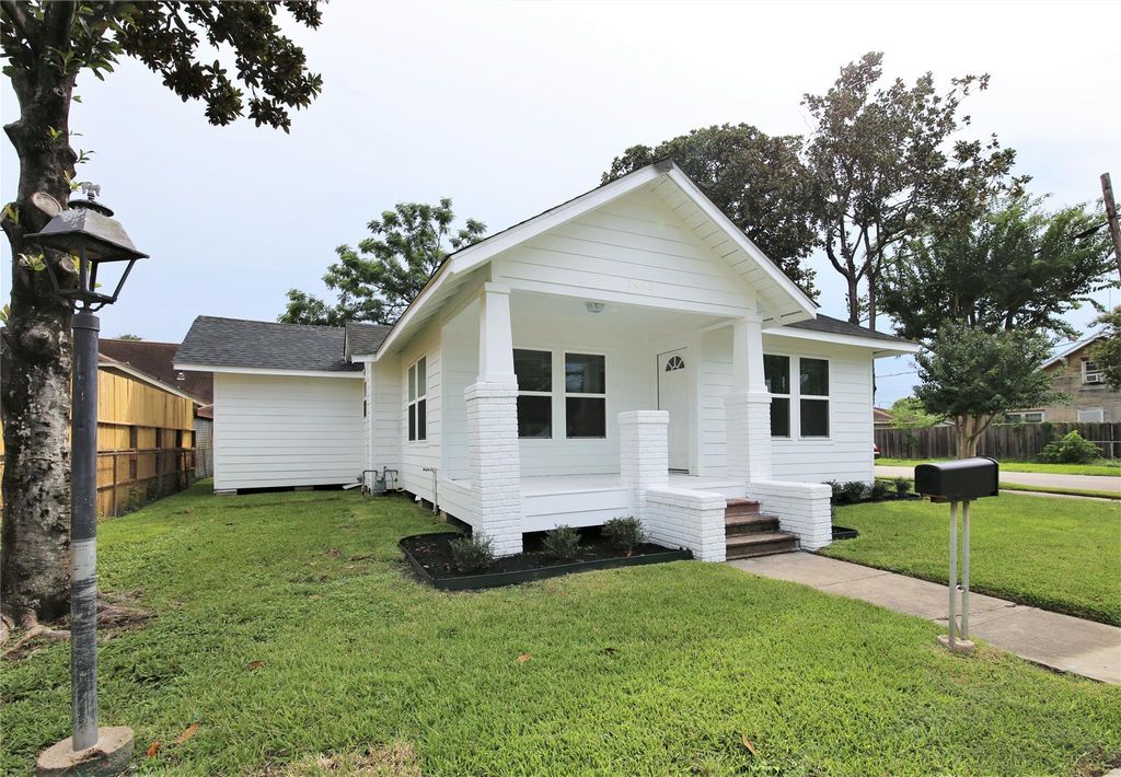 5402 Texas, Houston, TX 77011