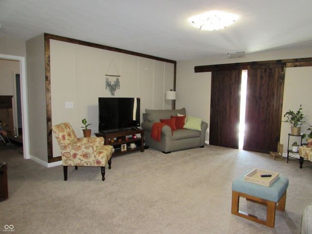 627 Derek Lane, Trafalgar, IN 46181