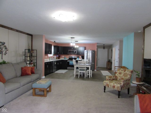 627 Derek Lane, Trafalgar, IN 46181