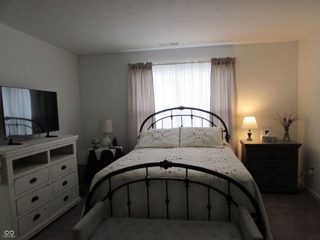 627 Derek Lane, Trafalgar, IN 46181