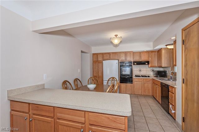 1673 Chelmsford Road, Mayfield Heights, OH 44124