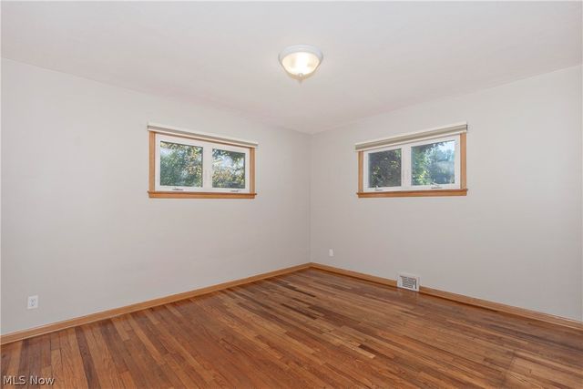 1673 Chelmsford Road, Mayfield Heights, OH 44124