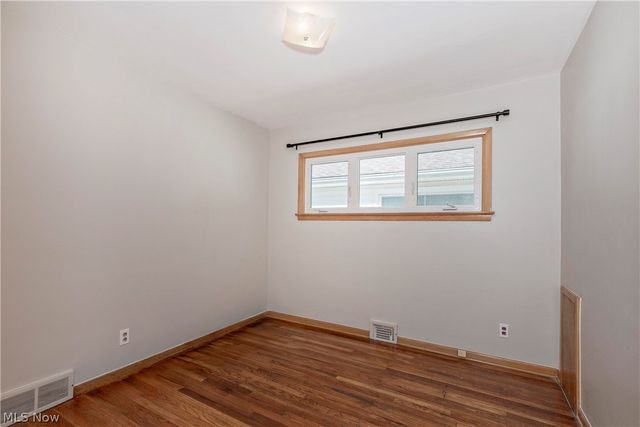 1673 Chelmsford Road, Mayfield Heights, OH 44124