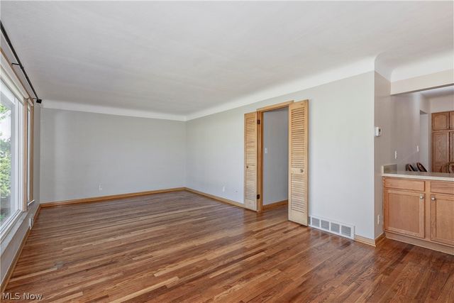 1673 Chelmsford Road, Mayfield Heights, OH 44124