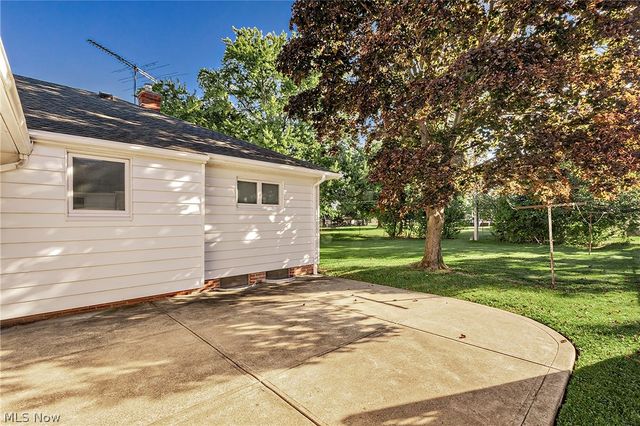 1673 Chelmsford Road, Mayfield Heights, OH 44124