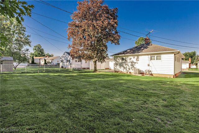 1673 Chelmsford Road, Mayfield Heights, OH 44124