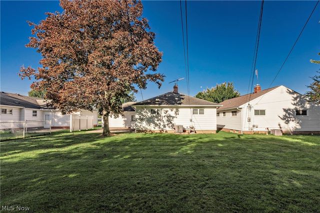 1673 Chelmsford Road, Mayfield Heights, OH 44124