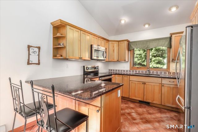 6 DogWood Park North, Danbury, CT 06811
