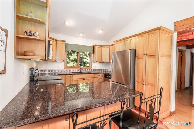 6 DogWood Park North, Danbury, CT 06811