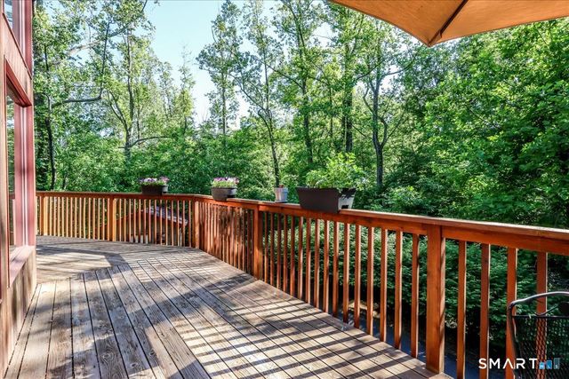 6 DogWood Park North, Danbury, CT 06811