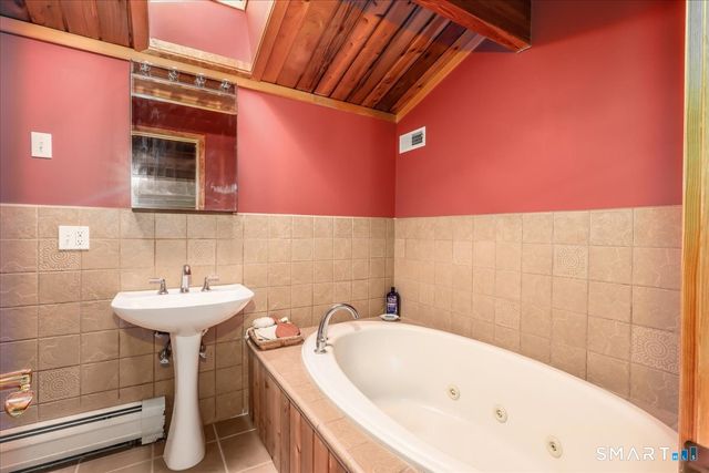 6 DogWood Park North, Danbury, CT 06811