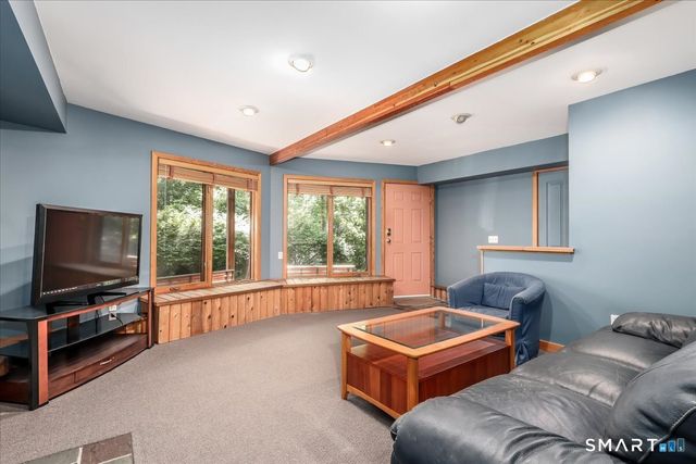 6 DogWood Park North, Danbury, CT 06811