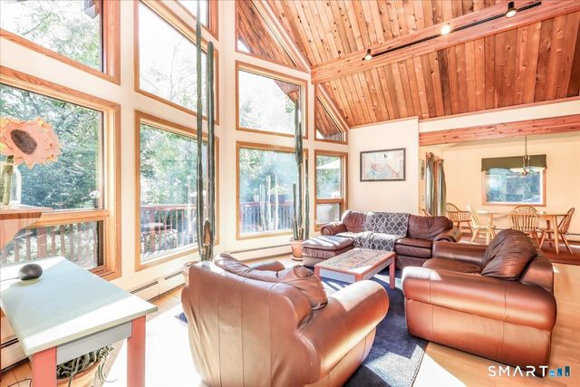 6 DogWood Park North, Danbury, CT 06811