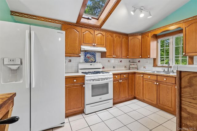307 McManus Road N, Patterson, NY 12563