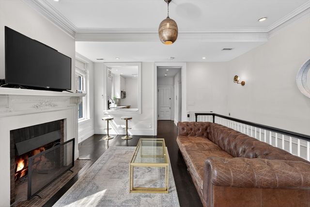 12 Hereford 2, Boston, MA 02115
