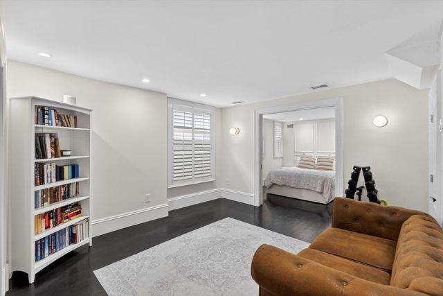 12 Hereford 2, Boston, MA 02115