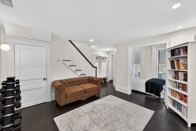 12 Hereford 2, Boston, MA 02115