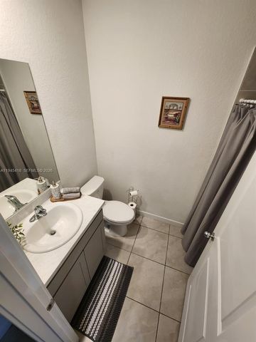 326 NE 1st Dr, Florida City, FL 33034