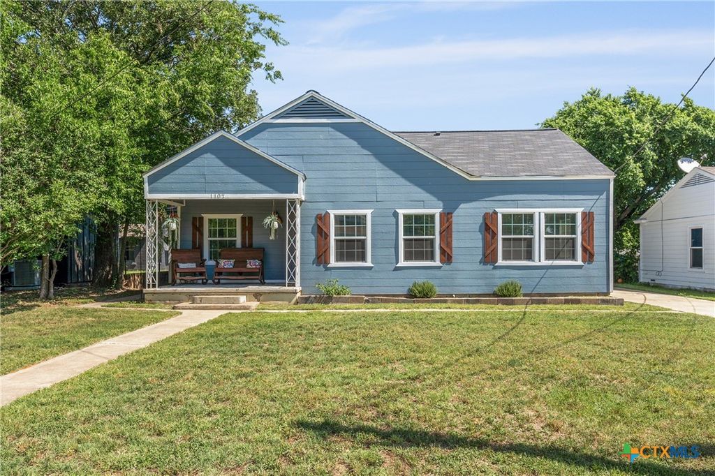 1107 Waco Street, Gatesville, TX 76528