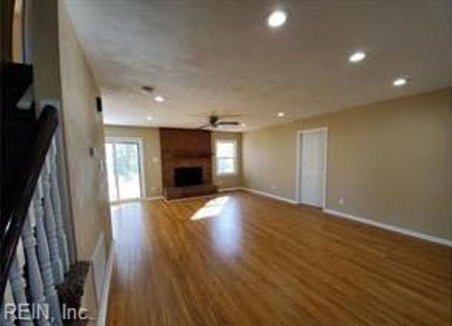 732 Norman WAY, Chesapeake, VA 23322