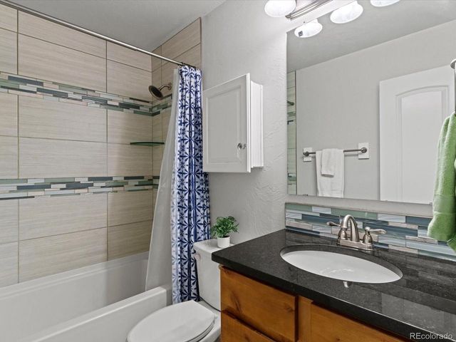 2434 Carriage Dr, Milliken, CO 80543