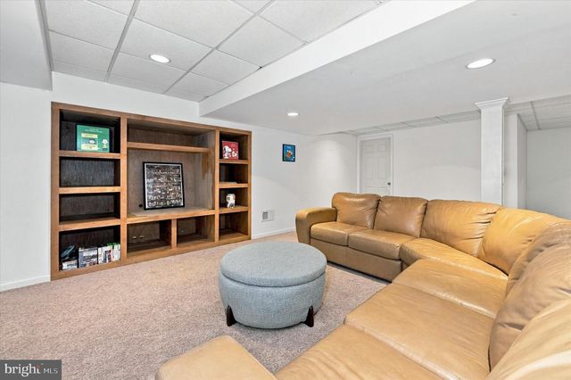 1231 SPLIT RAIL DR, Garnet Valley, PA 19060