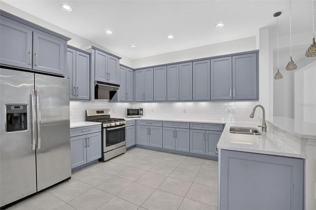 31142 LINDENTREE DRIVE, Wesley Chapel, FL 33543
