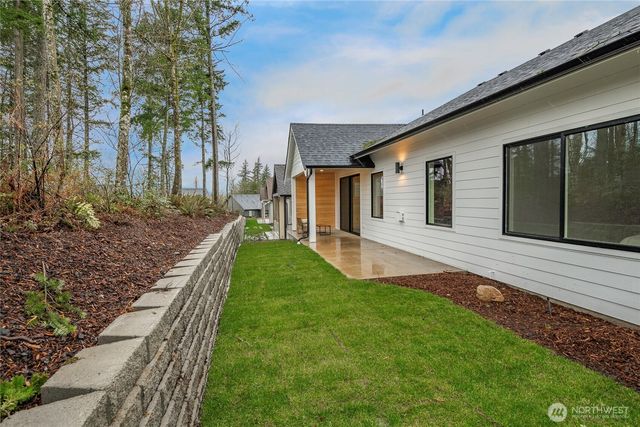 2993 Cedar View Way, Blaine, WA 98230