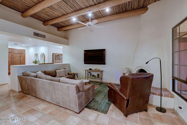 6031 E Country Club Vista Drive, Tucson, AZ 85750