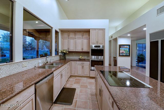 6031 E Country Club Vista Drive, Tucson, AZ 85750