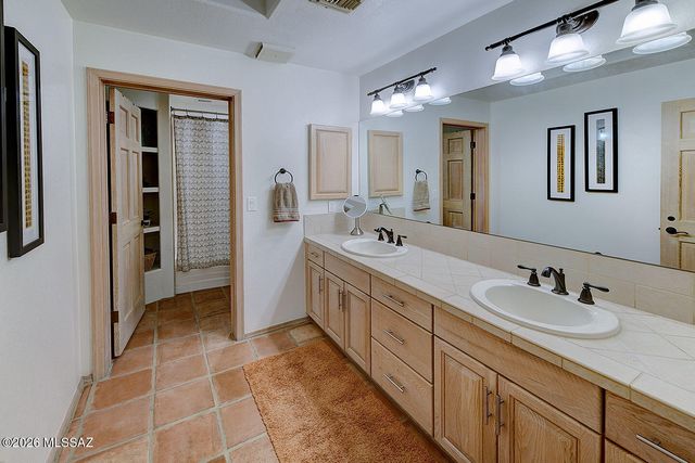 6031 E Country Club Vista Drive, Tucson, AZ 85750