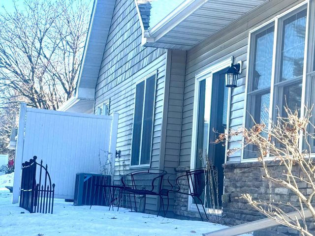 326 Hayes Drive 38, Hastings, MN 55033