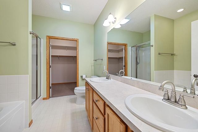 326 Hayes Drive 38, Hastings, MN 55033