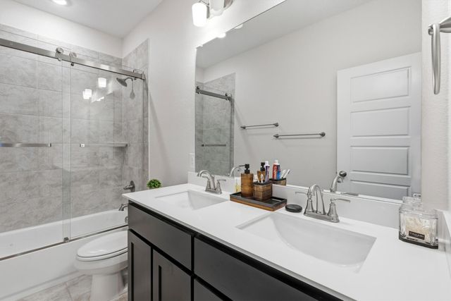 943 Richard Pittmon Drive, Desoto, TX 75115