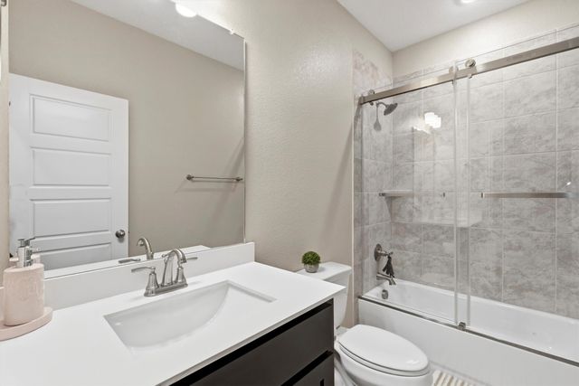 943 Richard Pittmon Drive, Desoto, TX 75115