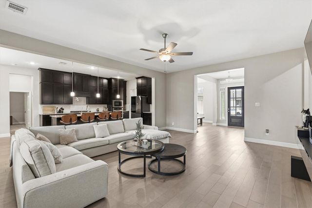 943 Richard Pittmon Drive, Desoto, TX 75115