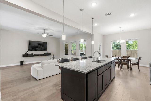 943 Richard Pittmon Drive, Desoto, TX 75115