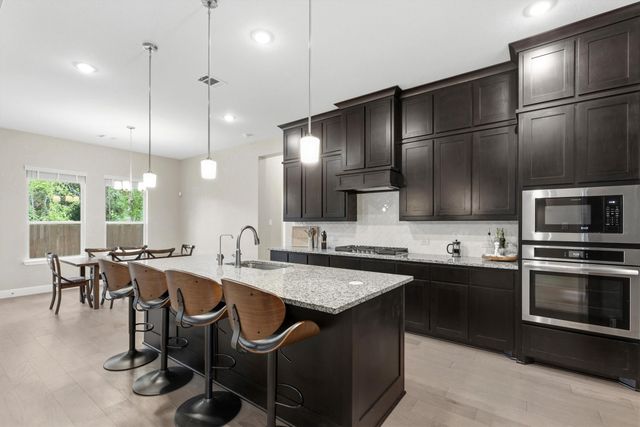 943 Richard Pittmon Drive, Desoto, TX 75115