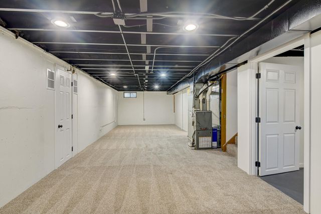 3325 AVENUE I, Council Bluffs, IA 51501