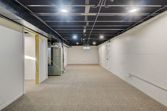 3325 AVENUE I, Council Bluffs, IA 51501