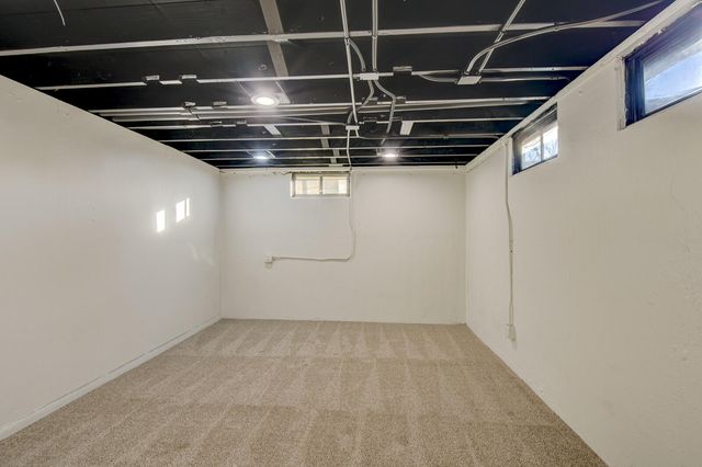 3325 AVENUE I, Council Bluffs, IA 51501