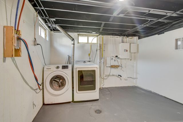 3325 AVENUE I, Council Bluffs, IA 51501