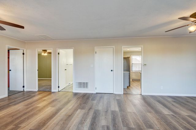 3325 AVENUE I, Council Bluffs, IA 51501