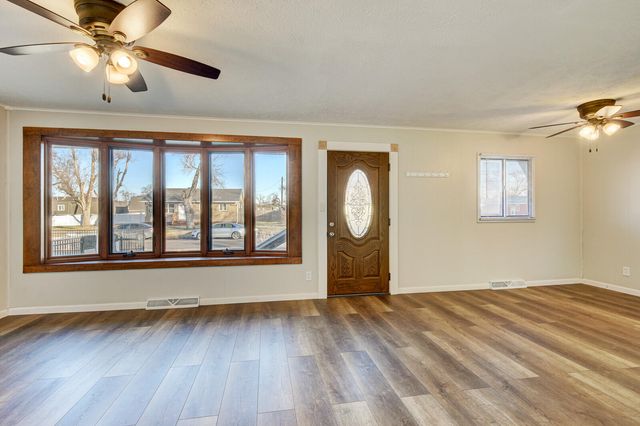 3325 AVENUE I, Council Bluffs, IA 51501