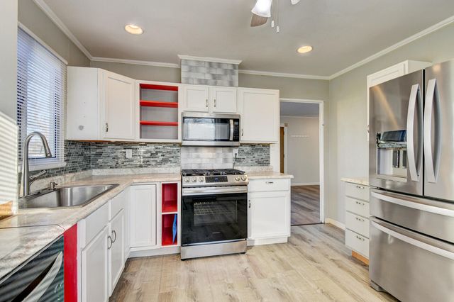 3325 AVENUE I, Council Bluffs, IA 51501