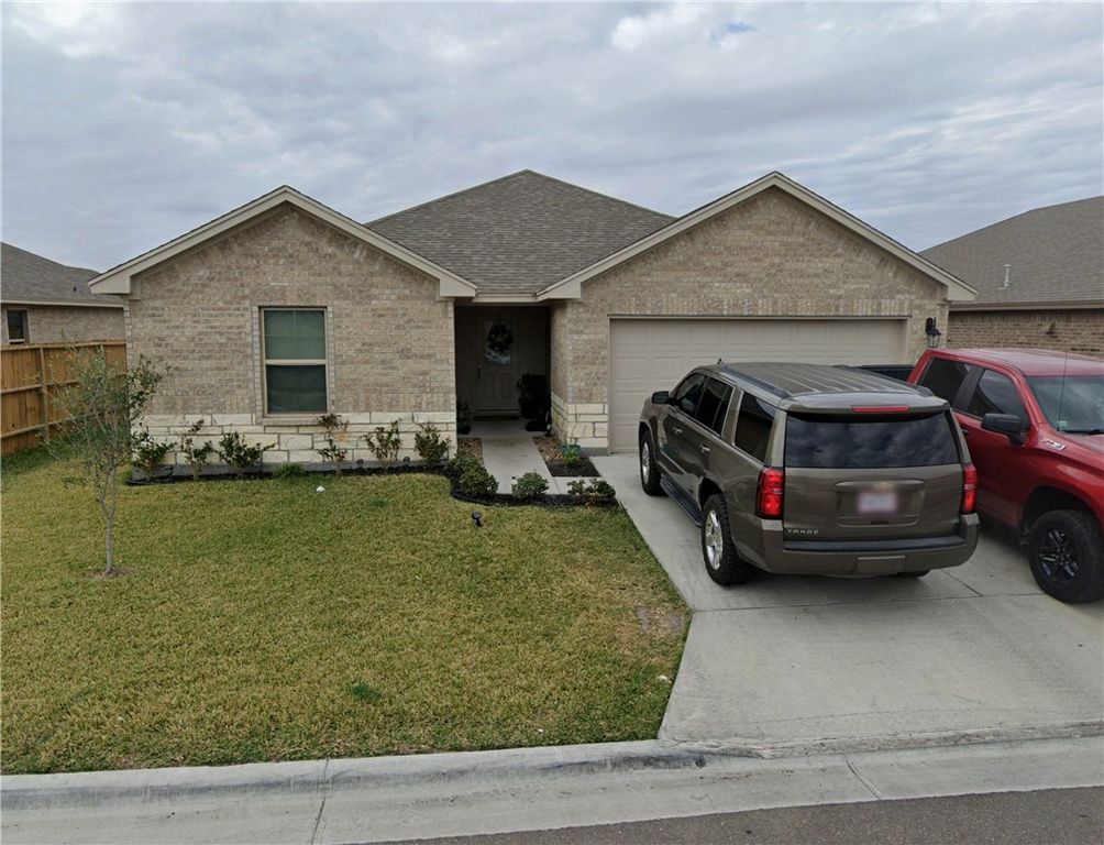 2733 Eltonne Gardens Dr, Corpus Christi, TX 78415