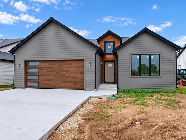 842 Stanton WAY, Saukville, WI 53080