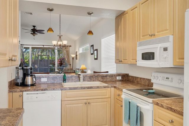 5016 E SEAGRASS DRIVE, Venice, FL 34293